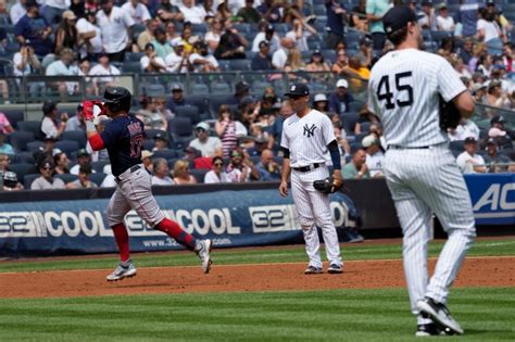Urías slam, Crawford’s no-hit bid lead Red Sox over imploding Cole, Yankees